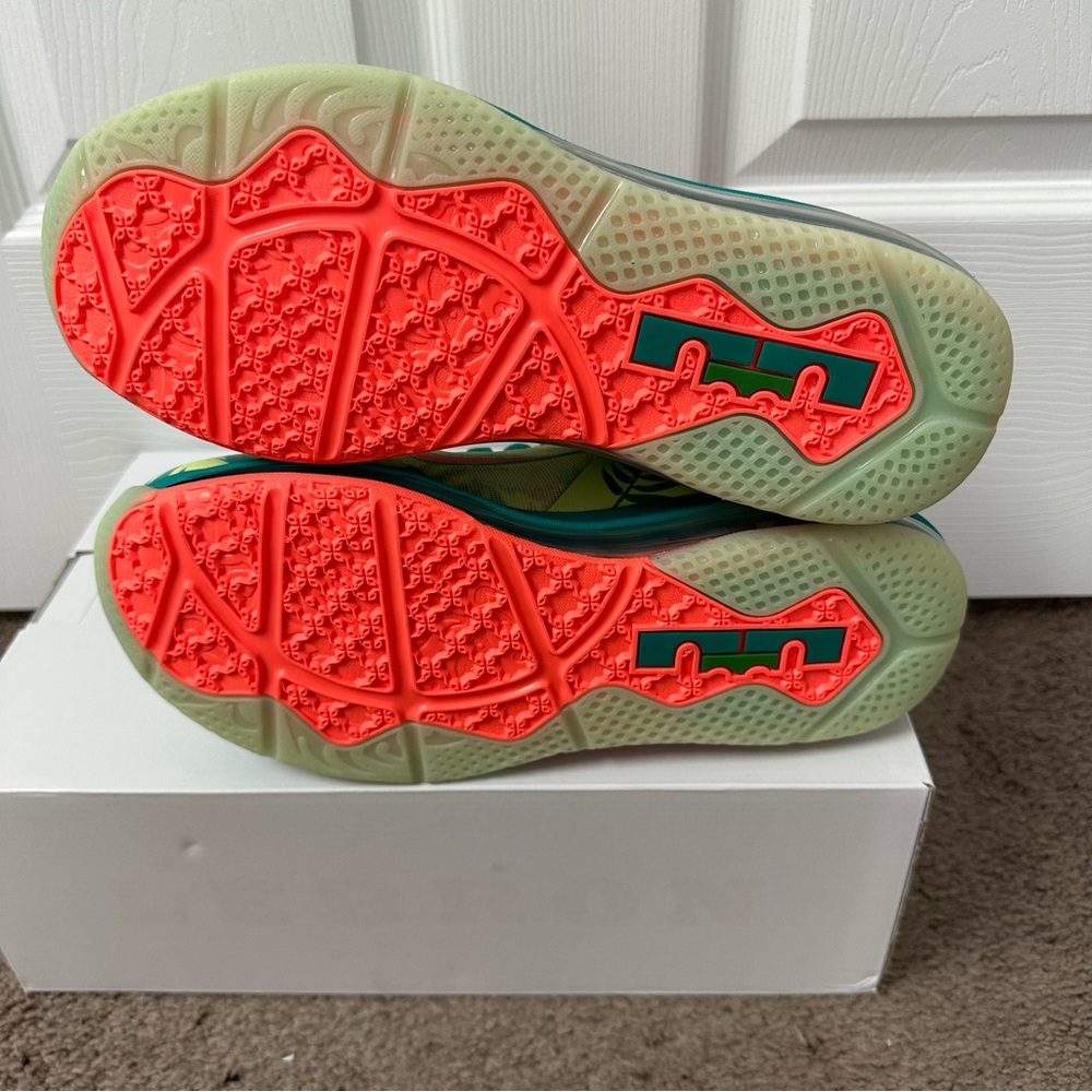 Special edition New w/box Nike Lebron IX Low Shoes,Men’s 7.5- Women’s size 8.5/9 - Picture 8 of 15